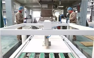 探秘高度自動(dòng)化生產(chǎn)線 卓達(dá)集團(tuán)如何以科技引擎，鑄就全球頂級(jí)綠色建筑未來(lái)